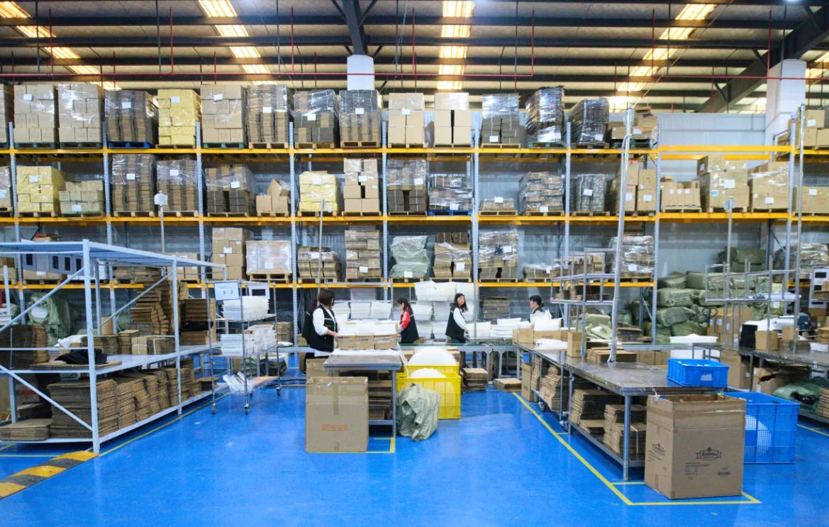 JetonDock warehouse operations in Guangzhou