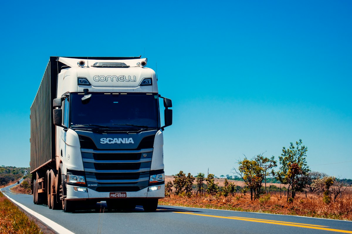 Last-mile delivery truck for DDP shipments across the Middle East